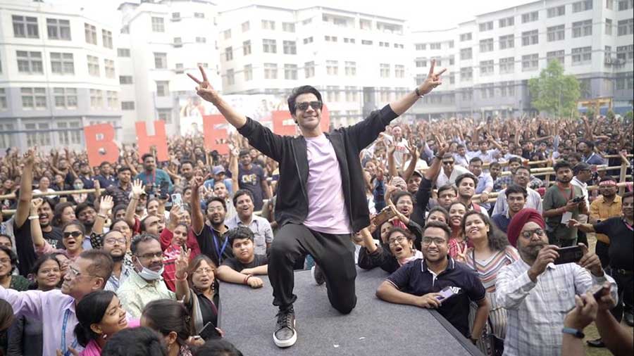 भीड़ वॉक फॉर ह्यूमैनिटी वॉकथॉन में आने के लिए राजकुमार राव ने लोगों का जताया आभार 