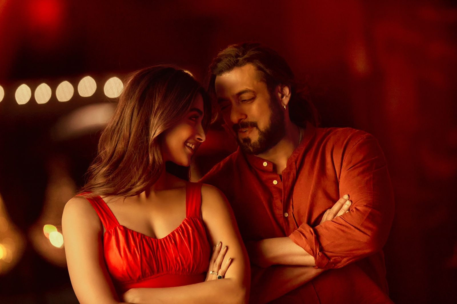 सलमान खान ने ‘मैं हूं हीरो तेरा’ के बाद ‘किसी का भाई, किसी की जान’ के नए गाने ‘जी रहे थे हम’ में दी अपनी आवाज़