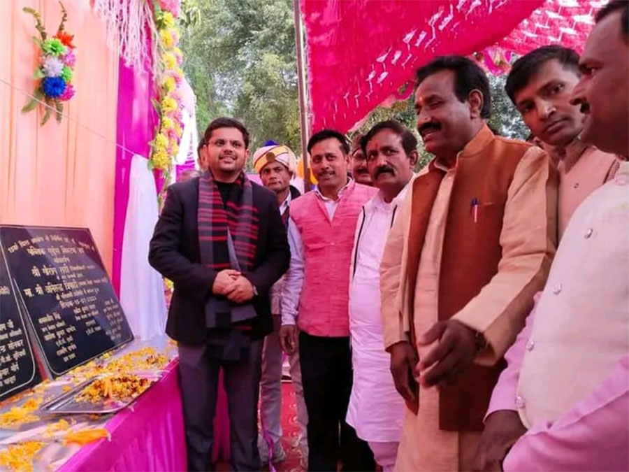 भदोही :  मुख्यमंत्री ने विकास में अव्वल महजूदा को दिया 11 लाख का पुरस्कार