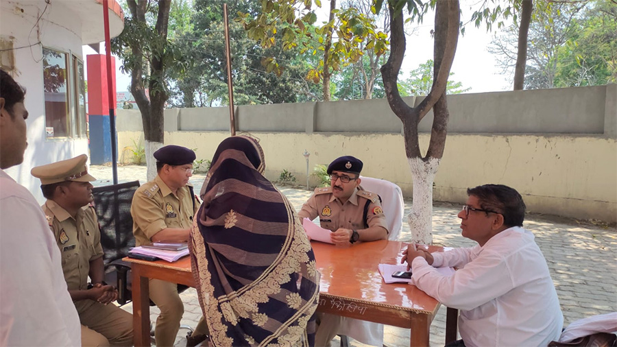 पुलिस अधीक्षक महोदय बस्ती व हरैया क्षेत्राधिकारी की उपस्थित में पैकोलिया थाने पर किया गया समाधान दिवस का आयोजन